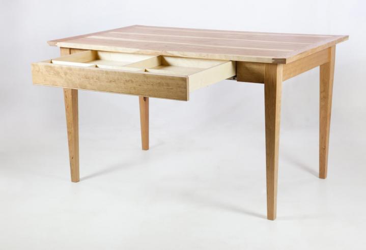 Spécialiste en travaux de finition de meubles